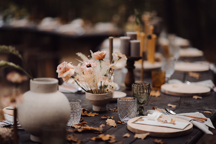 Hochzeits-Tischplan – Der ultimative Leitfaden zur Platzierung eurer Gäste